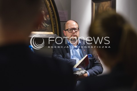  24.08.2017 GDANSK<br />KONFERENCJA PRASOWA POSWIECONA PROJEKTOWI SAD OSTATECZNY HANSA MEMLINGA W MUZEUM NARODOWYM W GDANSKU<br />N/Z PAWEL ADAMOWICZ<br /> 