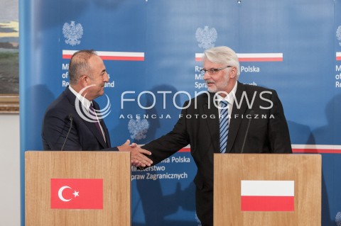 25.08.2017 WARSZAWA<br />KONFERENCJA MINISTROW SPRAW ZAGRANICZNYCH POLSKI RUMUNII I TURCJI PO SPOTKANIU NATO<br />N/Z WITOLD WASZCZYKOWSKI TEODOR MELESCANU<br /> 