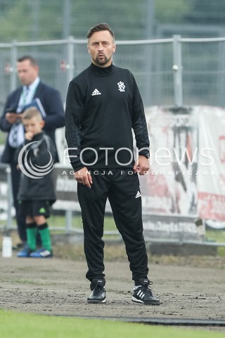  26.08.2017 STALOWA WOLA<br />PILKA NOZNA - II LIGA - 6. KOLEJKA<br />MECZ STAL STALOWA WOLA - LKS LODZ <br />N/Z WOJCIECH ROBASZEK - TRENER SYLWETKA<br /> 