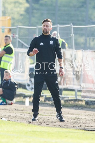  26.08.2017 STALOWA WOLA<br />PILKA NOZNA - II LIGA - 6. KOLEJKA<br />MECZ STAL STALOWA WOLA - LKS LODZ <br />N/Z WOJCIECH ROBASZEK - TRENER SYLWETKA<br /> 