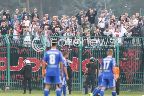  26.08.2017 STALOWA WOLA<br />PILKA NOZNA - II LIGA - 6. KOLEJKA<br />MECZ STAL STALOWA WOLA - LKS LODZ <br />N/Z KIBICE LKSU LODZ POLICJA OPRAWA <br /> 