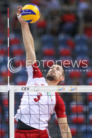  30.08.2017 KRAKOW ( TAURON ARENA ) <br />MISTRZOSTWA EUROPY W SIATKOWCE MEZCZYZN LOTTO EUROVOLLEY POLAND 2017 ( European Volleyball Championship ) <br />BARAZE ( Playoff Phase )<br />MECZ POLSKA - SLOWENIA ( Match Poland - Slovenia ) <br />N/Z DAWID KONARSKI SYLWETKA ATAK <br /> 