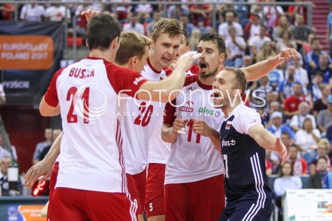 30.08.2017 KRAKOW ( TAURON ARENA ) <br />MISTRZOSTWA EUROPY W SIATKOWCE MEZCZYZN LOTTO EUROVOLLEY POLAND 2017 ( European Volleyball Championship ) <br />BARAZE ( Playoff Phase )<br />MECZ POLSKA - SLOWENIA ( Match Poland - Slovenia ) <br />N/Z FABIAN DRZYZGA PAWEL ZATORSKI MATEUSZ BIENIEK RADOSC EMOCJE <br /> 