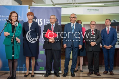  31.08.2017 WARSZAWA<br />KONFERENCJA W ZUS<br />N/Z GERTRUDA USCINSKA ELZBIETA RAFALSKA ANDRZEJ ADAMCZYK PRZEMYSLAW SYPNIEWSKI KAZIMIERZ SMOLINSKI GRZEGORZ KURDZIEL<br /> 