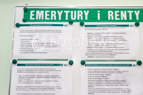  31.08.2017 WARSZAWA<br />KONFERENCJA W ZUS<br />N/Z TABLICA INFORMACYJNA ZUS EMERYTURY I RENTY<br /> 