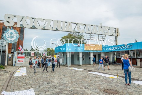  31.08.2017 GDANSK<br />MOC SOLIDARNOSCI OBCHODY POROZUMIENIA SIERPNIA 80. ORGANIZOWANA PRZEZ KOD POMORZE<br />N/Z BRAMA NR 2 STOCZNI GDANSKIEJ<br /> 