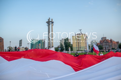  31.08.2017 GDANSK<br />MARSZ KOMITETU OBRONY DEMOKRACJI W GDANSKU<br />N/Z UCZESTNICY MARSZU FLAGA<br /> 
