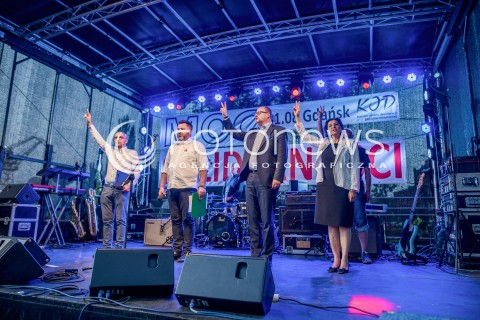  31.08.2017 GDANSK<br />MARSZ KOMITETU OBRONY DEMOKRACJI W GDANSKU<br />N/Z RADOMIR SZUMELDA PAWEL ADAMOWICZ ADAM ALEKSIEJUK MALGORZATA CHMIEL<br /> 