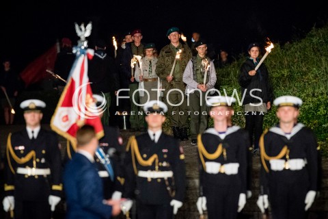 01.09.2017 GDANSK<br />78. ROCZNICA WYBUCHU II WOJNY SWIATOWEJ NA WESTERPLATTE<br />N/Z HARCERZE NA TLE ZOLNIERZY MARYNARKI WOJENNEJ<br /> 