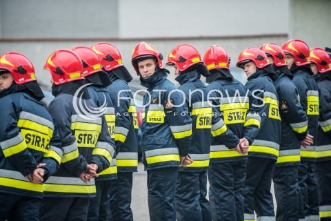  01.09.2017 GDANSK<br />SPOTKANIE BEATY SZYDLO ZE STRAZAKAMI I POLICJANTAMI BIORACYMI UDZIAL W USUWANIU SKUTKOW NAWALNIC W WOJEWODZTWIE POMORSKIM<br />N/Z STRAZACY WOJEWODZKIEJ STRAZY POZARNEJ W GDANSKU<br /> 