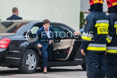  01.09.2017 GDANSK<br />SPOTKANIE BEATY SZYDLO ZE STRAZAKAMI I POLICJANTAMI BIORACYMI UDZIAL W USUWANIU SKUTKOW NAWALNIC W WOJEWODZTWIE POMORSKIM<br />N/Z BEATA SZYDLO <br /> 