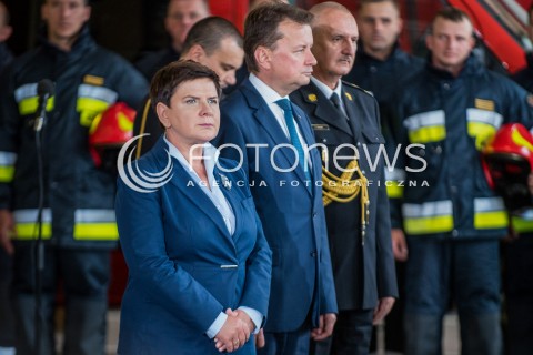  01.09.2017 GDANSK<br />SPOTKANIE BEATY SZYDLO ZE STRAZAKAMI I POLICJANTAMI BIORACYMI UDZIAL W USUWANIU SKUTKOW NAWALNIC W WOJEWODZTWIE POMORSKIM<br />N/Z BEATA SZYDLO MARIUSZ BLASZCZAK LESZEK SUSKI<br /> 