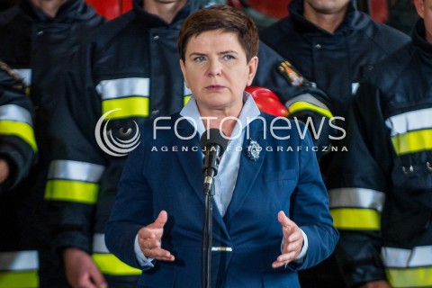  01.09.2017 GDANSK<br />SPOTKANIE BEATY SZYDLO ZE STRAZAKAMI I POLICJANTAMI BIORACYMI UDZIAL W USUWANIU SKUTKOW NAWALNIC W WOJEWODZTWIE POMORSKIM<br />N/Z BEATA SZYDLO<br /> 