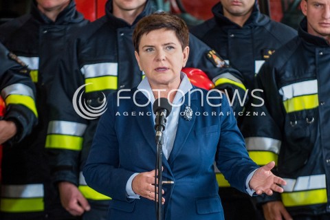  01.09.2017 GDANSK<br />SPOTKANIE BEATY SZYDLO ZE STRAZAKAMI I POLICJANTAMI BIORACYMI UDZIAL W USUWANIU SKUTKOW NAWALNIC W WOJEWODZTWIE POMORSKIM<br />N/Z BEATA SZYDLO<br /> 