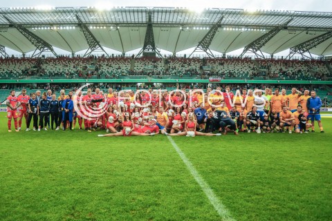  03.09.2017 WARSZAWA WIELKI MECZ 2017<br />GWIAZDY TVN VS REPREZENTACJA WOSP<br />STADION LEGII<br />N/Z  DRUZYNY WOSP ORAZ TVN<br /> 