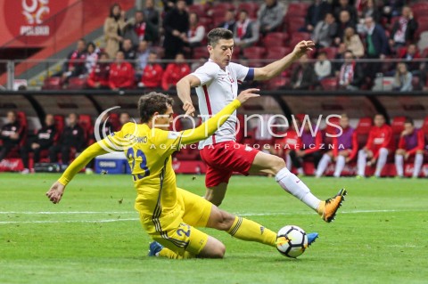  04.09.2017 WARSZAWA STADION NARODOWY <br />PILKA NOZNA REPREZENTACJA KWALIFIKACJE DO MISTRZOSTW SWIATA ROSJA 2018<br />Football European Qualifiers Fifa World Cup Russia 2018<br />MECZ POLSKA - KAZACHSTAN ( Poland - Kazakhstan )<br />N/Z ROBERT LEWANDOWSKI YURIY LOGVINENKO <br /> 