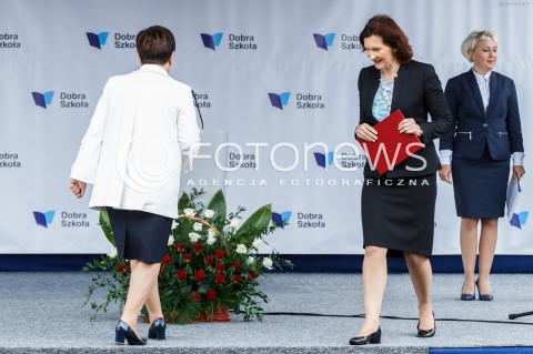  04.09.2017 DOBRZECHOW (WOJ. PODKARPACKIE)<br />OGOLNOPOLSKA INAUGURACJA ROKU SZKOLNEGO 2017/2018 Z UDZIALEM PREMIER BEATY SZYDLO W CENTRUM KSZTALCENIA PRAKTYCZNEGO W DOBRZECHOWIE<br />N/Z PREMIER BEATA SZYDLO EWA LENIART ( WOJEWODA PODKARPACKI )<br /> 