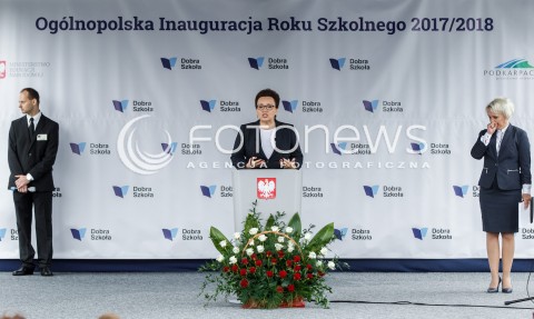  04.09.2017 DOBRZECHOW (WOJ. PODKARPACKIE)<br />OGOLNOPOLSKA INAUGURACJA ROKU SZKOLNEGO 2017/2018 Z UDZIALEM PREMIER BEATY SZYDLO W CENTRUM KSZTALCENIA PRAKTYCZNEGO W DOBRZECHOWIE<br />N/Z ANNA ZALEWSKA<br /> 