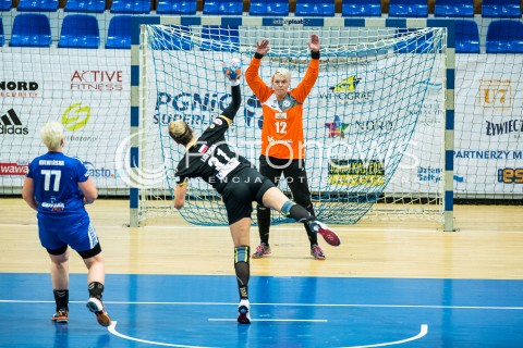  06.09.2017 GDYNIA<br />PGNIG SUPERLIGA KOBIET W PILCE RECZNEJ<br />SEZON 2017/2018<br />MECZ VISTAL GDYNIA - KRAM START ELBLAG<br />N/Z MALGORZATA GAPSKA SYLWIA LISEWSKA<br /> 