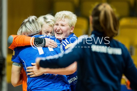  06.09.2017 GDYNIA<br />PGNIG SUPERLIGA KOBIET W PILCE RECZNEJ<br />SEZON 2017/2018<br />MECZ VISTAL GDYNIA - KRAM START ELBLAG<br />N/Z MALGORZATA GAPSKA PATRYCJA KULWINSKA RADOSC EMOCJE<br /> 