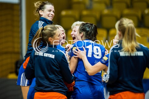  06.09.2017 GDYNIA<br />PGNIG SUPERLIGA KOBIET W PILCE RECZNEJ<br />SEZON 2017/2018<br />MECZ VISTAL GDYNIA - KRAM START ELBLAG<br />N/Z PATRYCJA KULWINSKA MALGORZATA GAPSKA JOANNA KOZLOWSKA RADOSC EMOCJE<br /> 