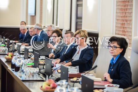  07.09.2017 WARSZAWA<br />POSIEDZENIE RADY MINISTROW<br />N/Z RADA MINISTROW MINISTROWIE WITOLD BANKA ELZBIETA WITEK ANNA ZALEWSKA<br /> 