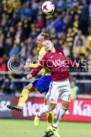  08.09.2017 GDYNIA <br />PILKA NOZNA - EKSTRAKLASA SEZON 2017/2018<br />MECZ ARKA GDYNIA - WISLA KRAKOW<br />N/Z ADAM MARCINIAK TOMASZ CYWKA<br /> 