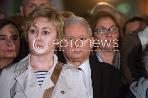  10.09.2017 WARSZAWA<br />MIESIECZNICA SMOLENSKA<br />N/Z JAROSLAW KACZYNSKI BEATA MAZUREK<br /> 