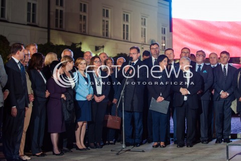  10.09.2017 WARSZAWA<br />MIESIECZNICA SMOLENSKA<br />N/Z JAROSLAW KACZYNSKI RYSZARD CZARNECKI MAREK KUCHCINSKI MARIUSZ BLASZCZAK BEATA MAZUREK ANNA FOTYGA<br /> 