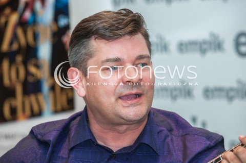  12.09.2017 WARSZAWA<br />PROMOCJA KSIAZKI ZENONA MARTYNIUKA ZYCIE TO SA CHWILE<br />N/Z ZENON MARTYNIUK<br /> 