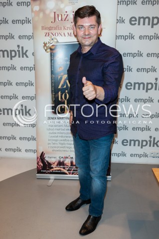  12.09.2017 WARSZAWA<br />PROMOCJA KSIAZKI ZENONA MARTYNIUKA ZYCIE TO SA CHWILE<br />N/Z ZENON MARTYNIUK<br /> 