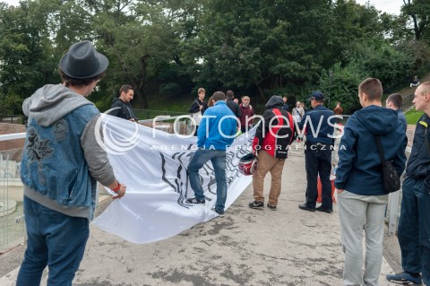  14.09.2017 WARSZAWA<br />WITAMY UCHODCOW<br />N/Z TRANSPARENT<br /> 