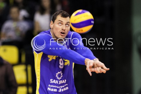  16.09.2017 KROSNO  <br />X MIEDZYNARODOWY TURNIEJ O PUCHAR PREZYDENTA MIASTA KROSNA<br />MECZ ASSECO RESOVIA - UPCAN SAN JUAN VOLLEY CLUB ARGENTYNA<br />N/Z ZBIGNIEW BARTMAN SYLWETKA <br /> 