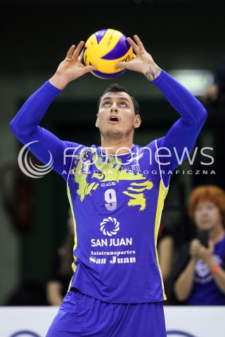  16.09.2017 KROSNO  <br />X MIEDZYNARODOWY TURNIEJ O PUCHAR PREZYDENTA MIASTA KROSNA<br />MECZ ASSECO RESOVIA - UPCAN SAN JUAN VOLLEY CLUB ARGENTYNA<br />N/Z ZBIGNIEW BARTMAN SYLWETKA <br /> 