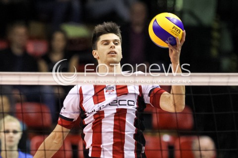  16.09.2017 KROSNO  <br />X MIEDZYNARODOWY TURNIEJ O PUCHAR PREZYDENTA MIASTA KROSNA<br />MECZ ASSECO RESOVIA - UPCAN SAN JUAN VOLLEY CLUB ARGENTYNA<br />N/Z ALEKSANDER SLIWKA SYLWETKA ATAK <br /> 