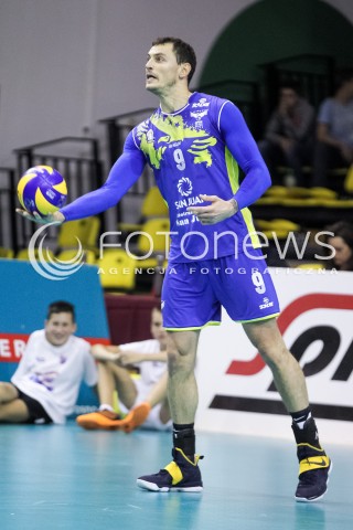  16.09.2017 KROSNO  <br />X MIEDZYNARODOWY TURNIEJ O PUCHAR PREZYDENTA MIASTA KROSNA<br />MECZ ASSECO RESOVIA - UPCAN SAN JUAN VOLLEY CLUB ARGENTYNA<br />N/Z ZBIGNIEW BARTMAN SYLWETKA <br /> 