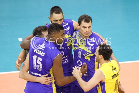  16.09.2017 KROSNO  <br />X MIEDZYNARODOWY TURNIEJ O PUCHAR PREZYDENTA MIASTA KROSNA<br />MECZ ASSECO RESOVIA - UPCAN SAN JUAN VOLLEY CLUB ARGENTYNA<br />N/Z ZBIGNIEW BARTMAN <br /> 