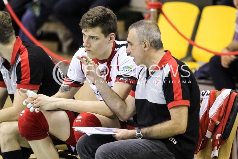  16.09.2017 KROSNO  <br />X MIEDZYNARODOWY TURNIEJ O PUCHAR PREZYDENTA MIASTA KROSNA<br />MECZ ASSECO RESOVIA - UPCAN SAN JUAN VOLLEY CLUB ARGENTYNA<br />N/Z ROBERTO SERNIOTTI - I TRENER ( HEAD COACH ) BARTLOMIEJ LEMANSKI <br /> 