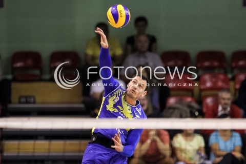  16.09.2017 KROSNO  <br />X MIEDZYNARODOWY TURNIEJ O PUCHAR PREZYDENTA MIASTA KROSNA<br />MECZ ASSECO RESOVIA - UPCAN SAN JUAN VOLLEY CLUB ARGENTYNA<br />N/Z ZBIGNIEW BARTMAN SYLWETKA ZAGRYWKA <br /> 