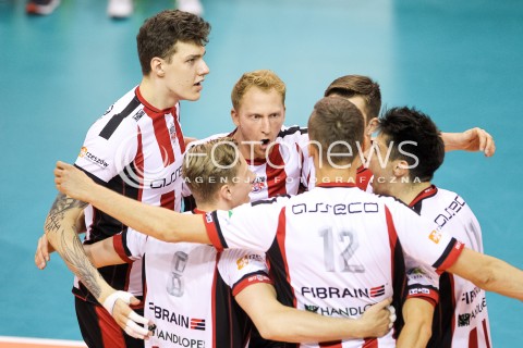  16.09.2017 KROSNO  <br />X MIEDZYNARODOWY TURNIEJ O PUCHAR PREZYDENTA MIASTA KROSNA<br />MECZ ASSECO RESOVIA - UPCAN SAN JUAN VOLLEY CLUB ARGENTYNA<br />N/Z BARTLOMIEJ LEMANSKI JAKUB JAROSZ RADOSC EMOCJE <br /> 