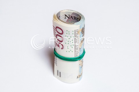  20.09.2017 RZESZOW<br />NOWE BANKNOTY 500 ZLOTOWE<br />N/Z BANKNOTY PIENIADZE 500ZL<br /> 