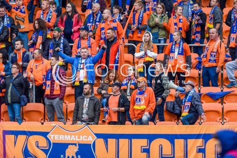  23.09.2017 NIECIECZA <br />PILKA NOZNA - EKSTRAKLASA SEZON 2017/2018<br />MECZ BRUK-BET TERMALICA NIECIECZA - LECHIA GDANSK<br />N/Z KIBICE TERMALICA BRUK-BET NIECIECZA<br /> 