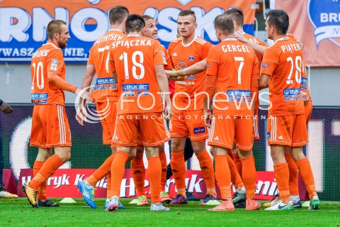  23.09.2017 NIECIECZA <br />PILKA NOZNA - EKSTRAKLASA SEZON 2017/2018<br />MECZ BRUK-BET TERMALICA NIECIECZA - LECHIA GDANSK<br />N/Z BARTOSZ SZELIGA BARTOSZ SPIACZKA ROMAN GERGEL RADOSC GOL BRAMKA NA 1:0<br /> 