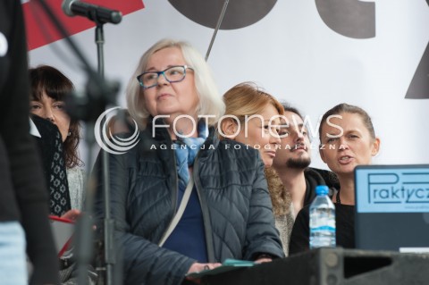  24.09.2017 WARSZAWA<br />DEMONSTRACJA DOSC UPOKARZANIA POLEK<br />N/Z BARBARA NOWACKA KATARZYNA KWIATKOWSKA KAZIMIERA SZCZUKA<br /> 