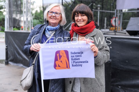  24.09.2017 WARSZAWA <br />DEMONSTRACJA DOSC UPOKARZANIA POLEK<br />N/Z KAZIMIERA SZCZUKA KRYSTYNA KACPURA<br /> 
