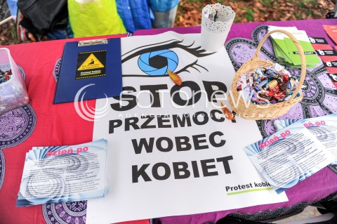  24.09.2017 WARSZAWA <br />DEMONSTRACJA DOSC UPOKARZANIA POLEK<br />N/Z TRANSPARENT<br /> 