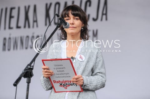  24.09.2017 WARSZAWA <br />DEMONSTRACJA DOSC UPOKARZANIA POLEK<br />N/Z KAZIMIERA SZCZUKA<br /> 