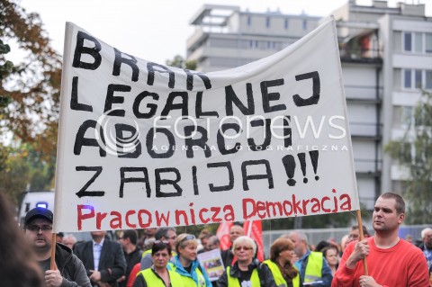  24.09.2017 WARSZAWA <br />DEMONSTRACJA DOSC UPOKARZANIA POLEK<br />N/Z TRANSPARENT<br /> 