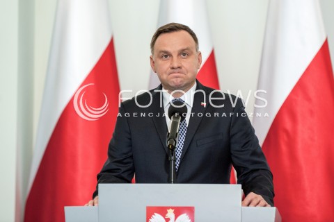  25.09.2017 WARSZAWA<br />OSWIADCZENIE PREZYDENTA W SPRAWIE PROJEKTOW O SADZIE NAJWYZSZYM I KRAJOWEJ RADZIE SADOWNICTWA<br />N/Z ANDRZEJ DUDA<br /> 