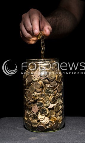  26.09.2017 WARSZAWA<br />OSZCZEDZANIE<br />N/Z SLOIK Z MONETAMI<br /> 